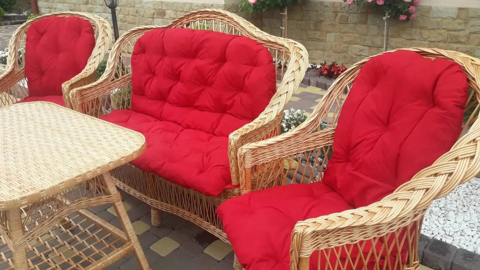 Willow wicker furniture set with pillows