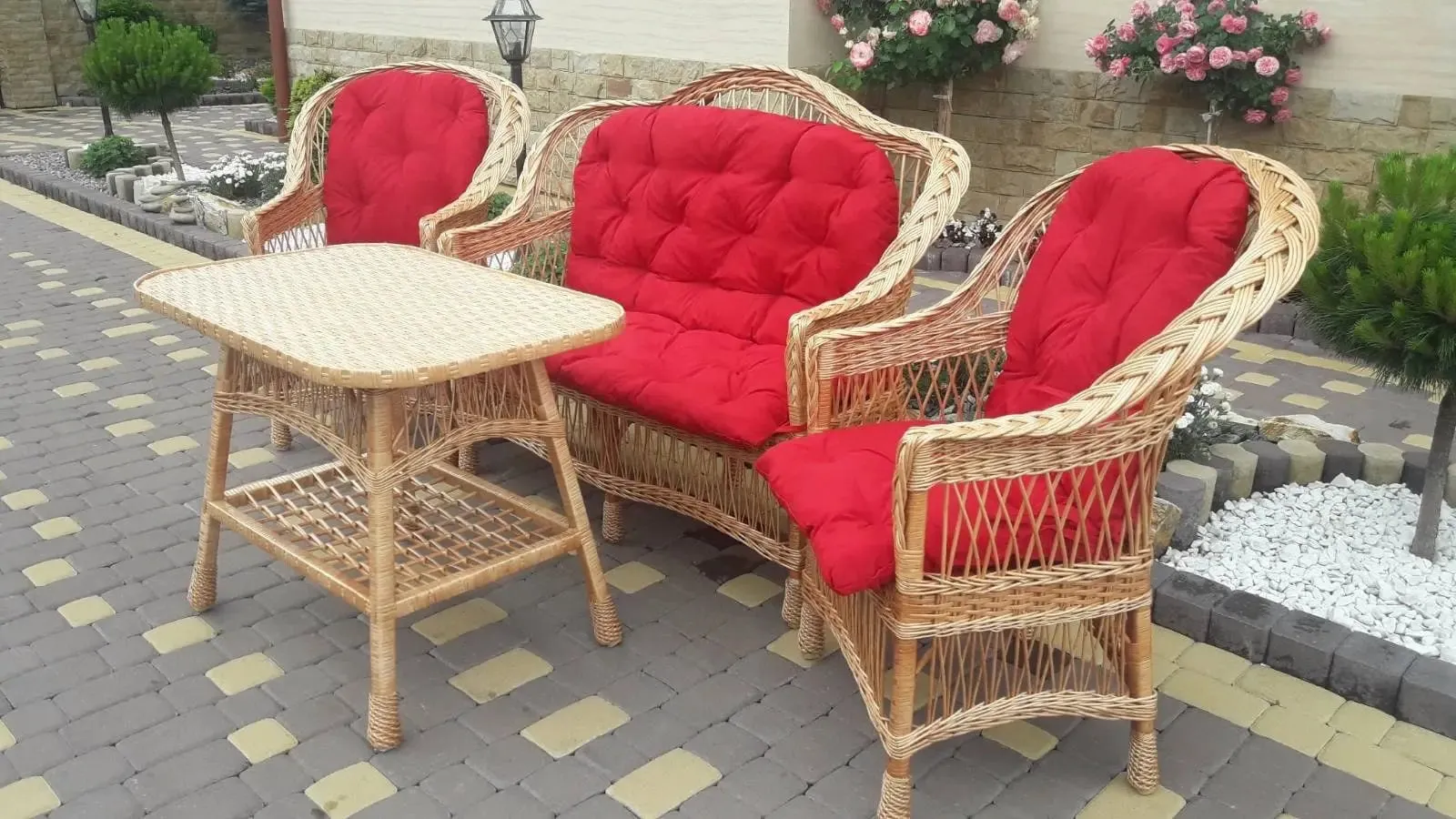 Willow wicker furniture set with pillows