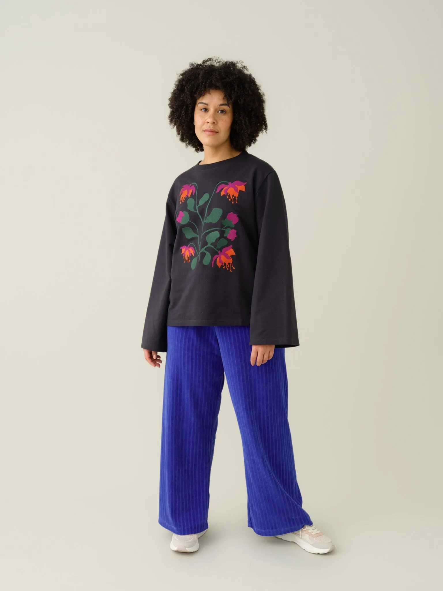 Women's Botania Embroidery Sweatshirt Black