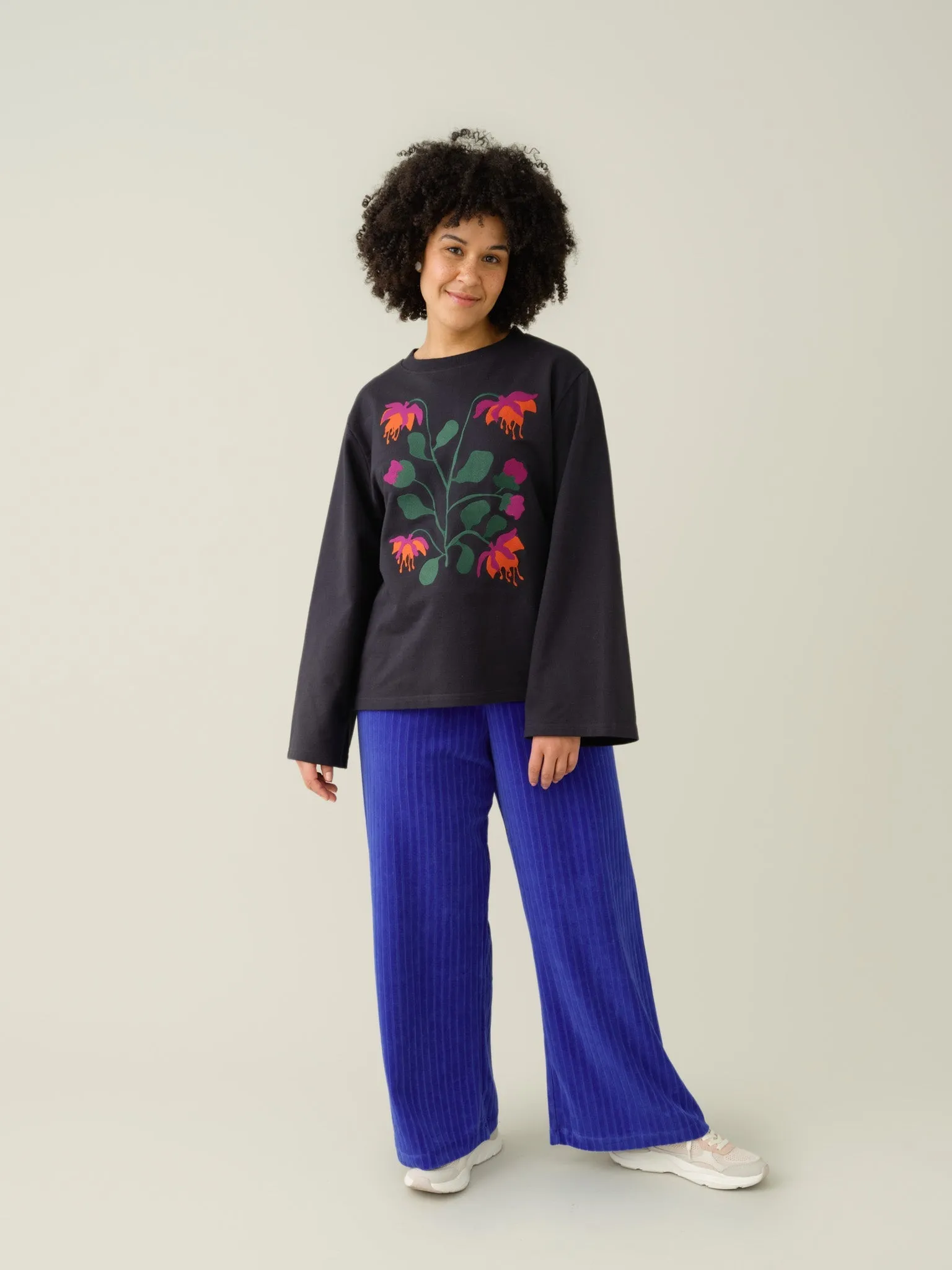 Women's Botania Embroidery Sweatshirt Black